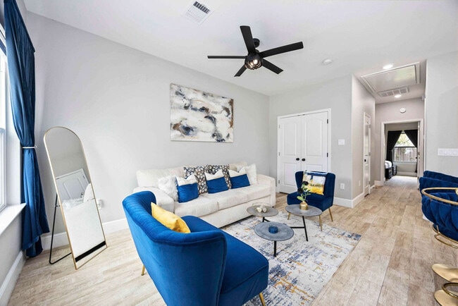 Building Photo - 8138 Bassett St