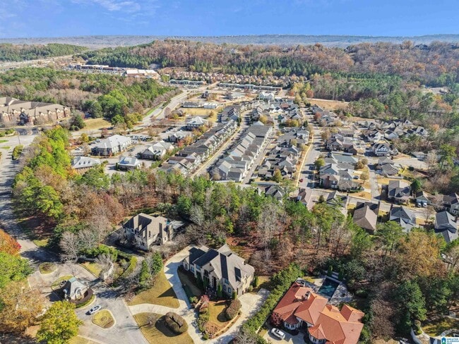 Building Photo - 2005 Lake Heather Dr