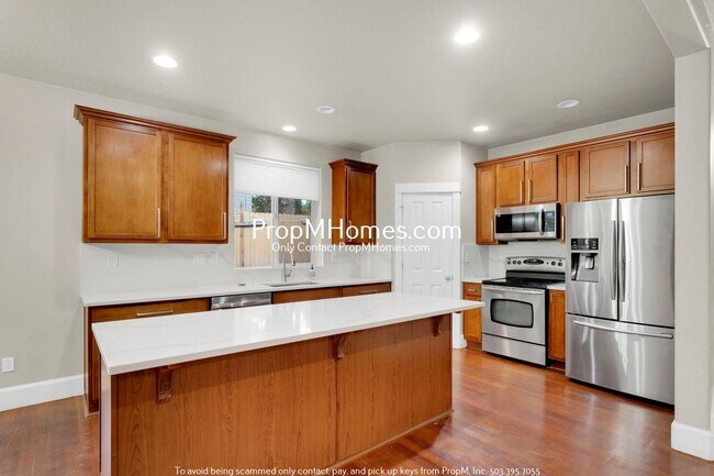 Building Photo - Updated Three Bedroom Gem in Bethany!