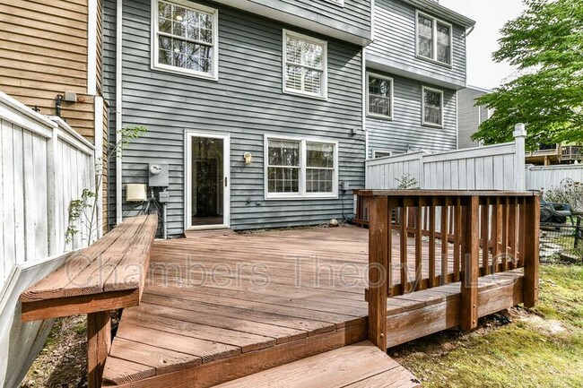 Building Photo - 1549 Twisted Oak Dr
