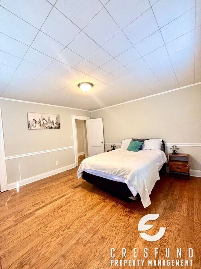 Building Photo - Charming 3 Bedroom 2 Bath Cottage style