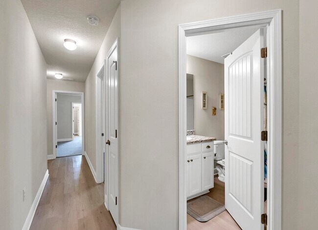 Building Photo - 3639 Ranch Dr