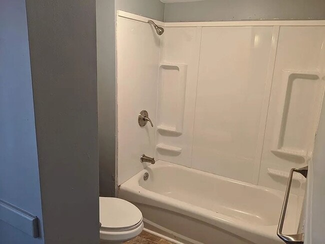 Building Photo - 407 Fourth Street