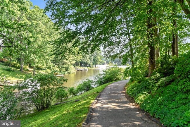 Building Photo - 4400 Loganberry Ln