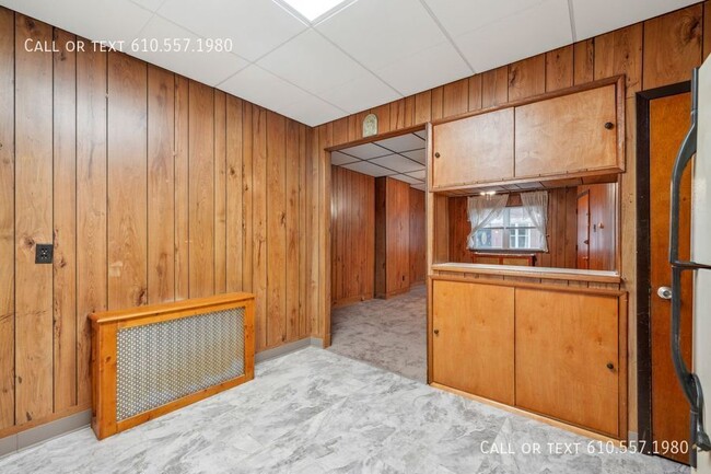 Building Photo - 2135 S 15th St