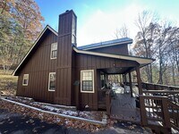 Building Photo - 155 April Ln