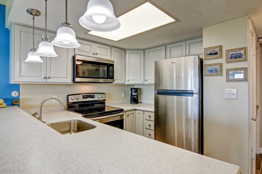 Building Photo - 14810 Windward Dr