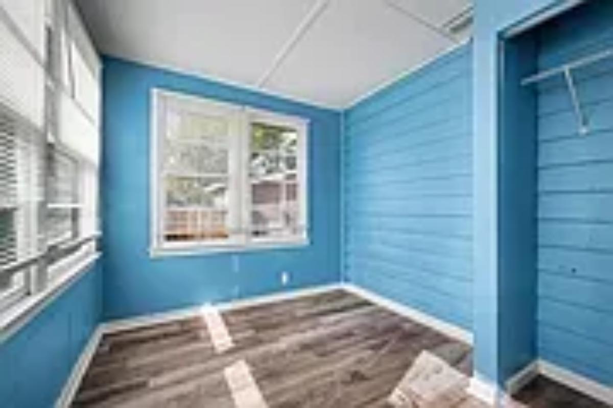 Building Photo - 250 Vernis Ave