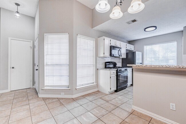 Building Photo - 6715 Liberty Valley Dr