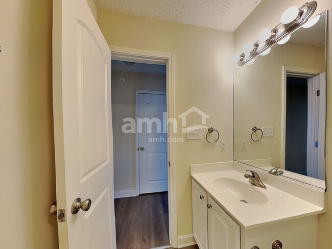 Building Photo - 5073 Natalie Temple Ln