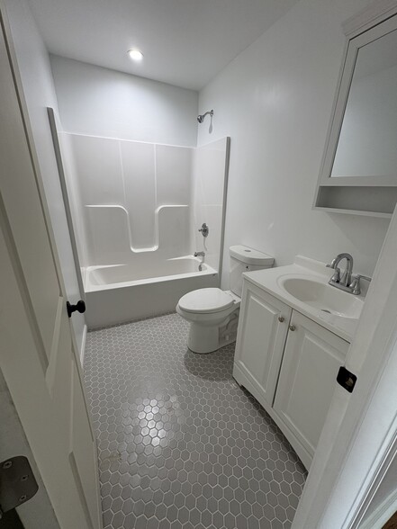 Bathroom - 7111 Clover Ln