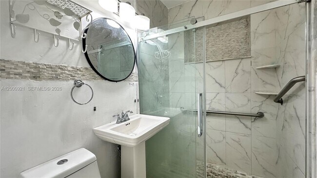 Building Photo - 5545 E 6th Ave