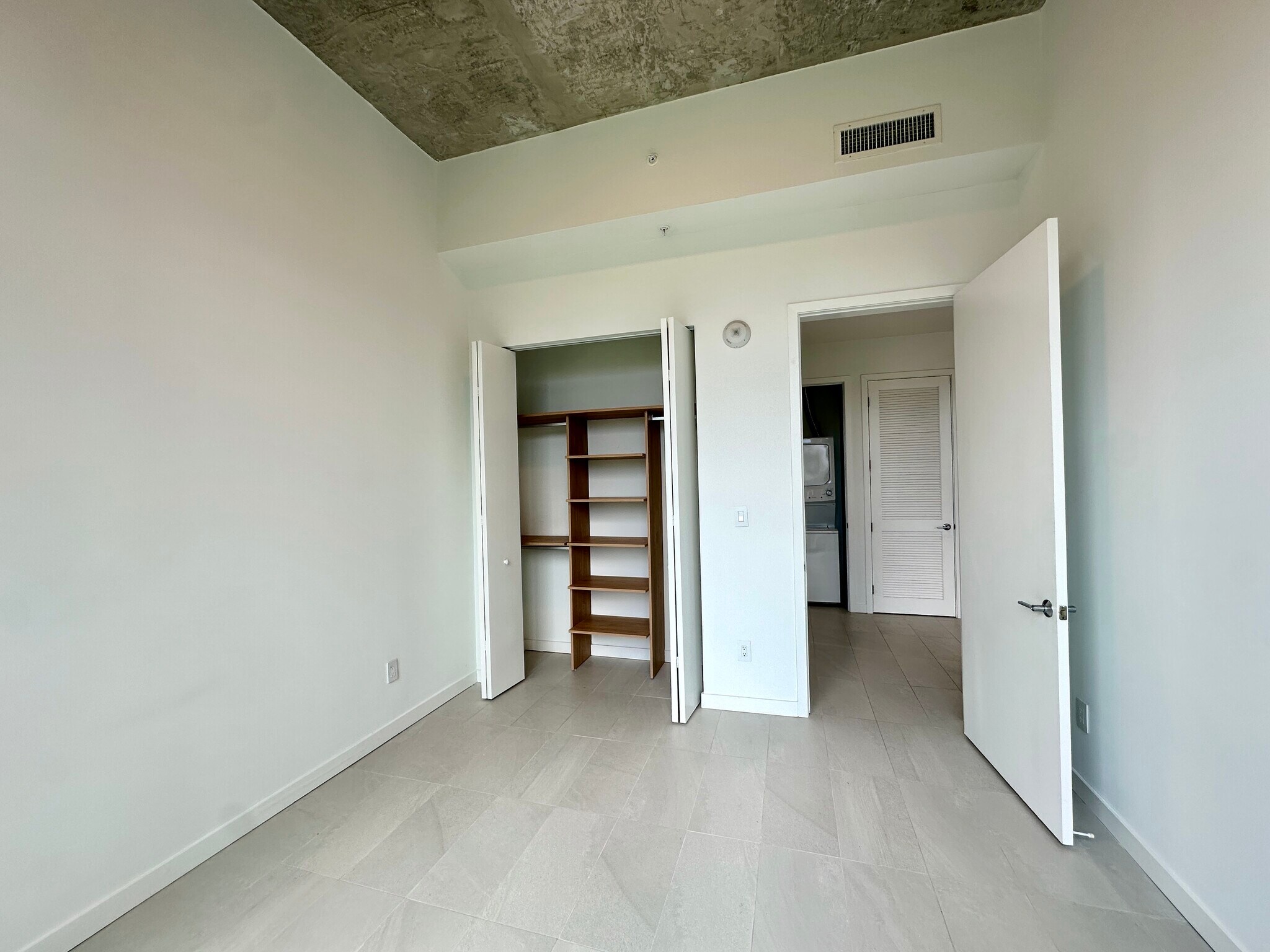 Building Photo - 120 NW 31st St