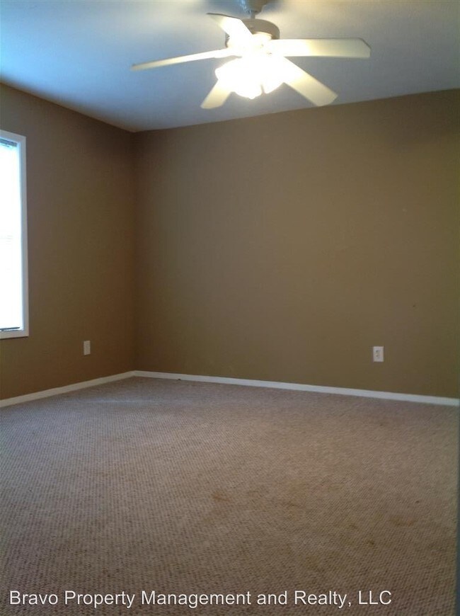 Building Photo - 3072-3078 Destin Cir