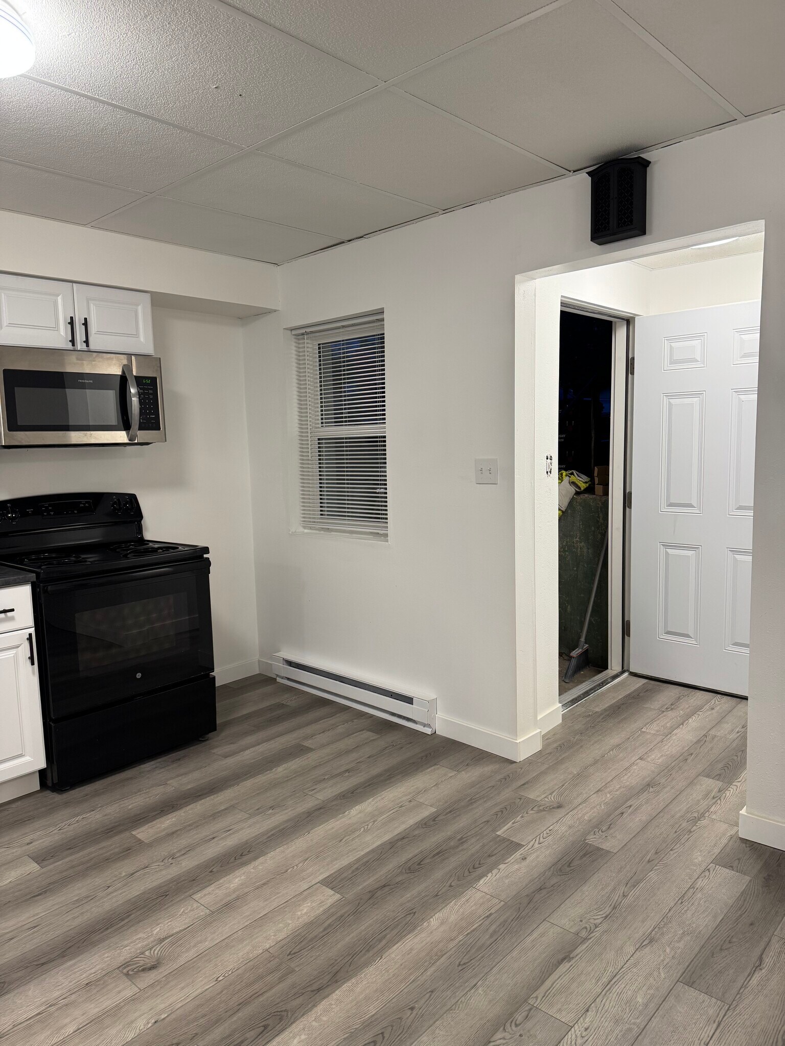 Building Photo - 516 8th St S