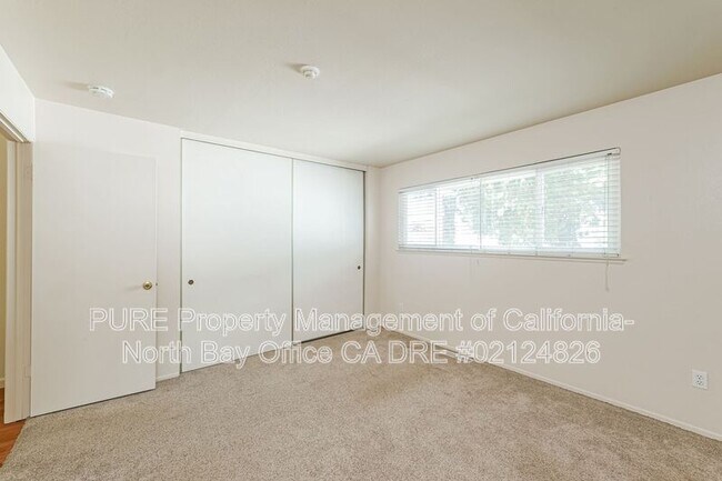 Building Photo - 48-4 Lark Center Drive