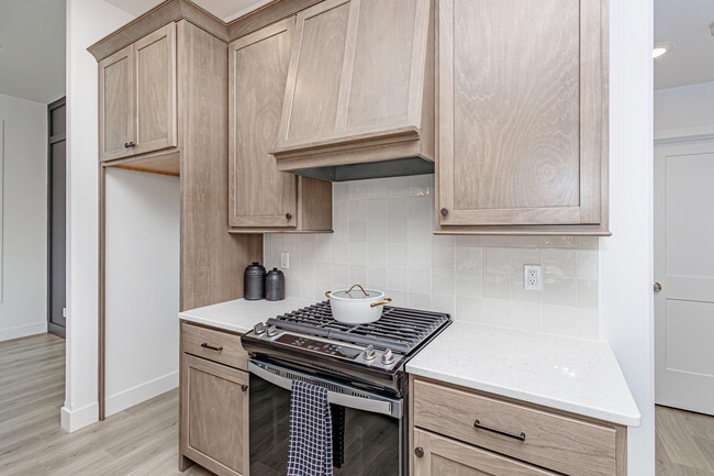 Building Photo - 4600 Chambers Bay Dr