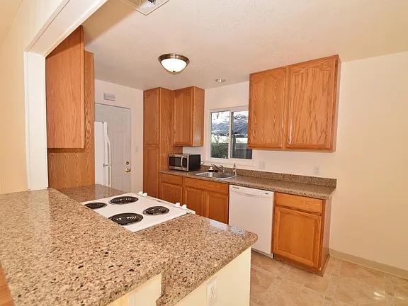 Building Photo - 353 Miller Creek Rd