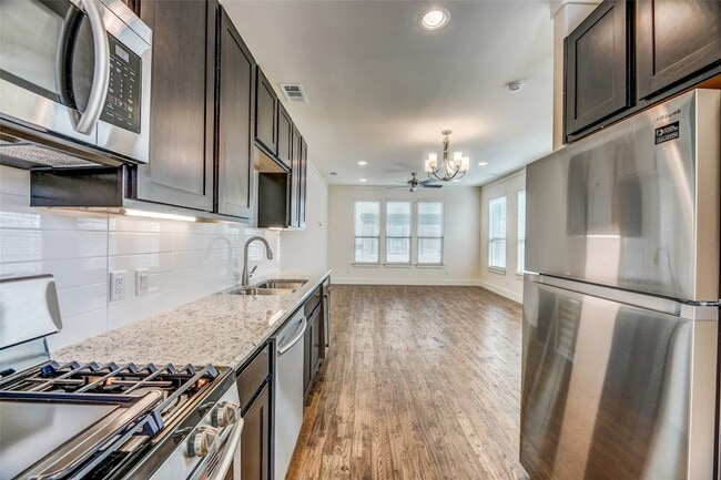 Building Photo - 4316 Hartford St