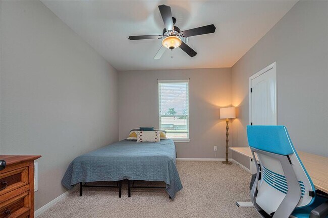 Building Photo - 503 Weisinger Dr