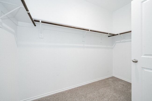 Building Photo - 2110 Thornton Dr