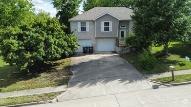 Building Photo - Charming Home in a South Columbia