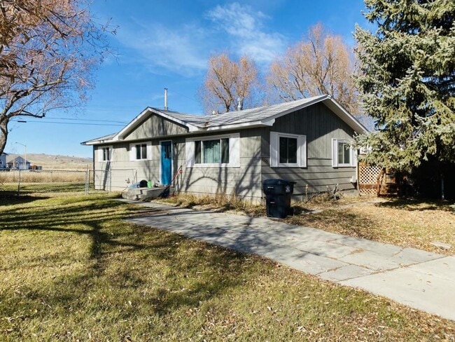 Building Photo - 1355 Goodrich Dr