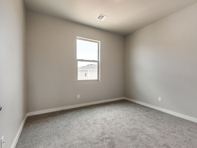 Building Photo - Beautiful New Construction Home in Edmond/...