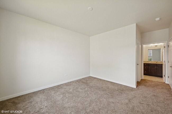 Building Photo - 763 Verandah Dr