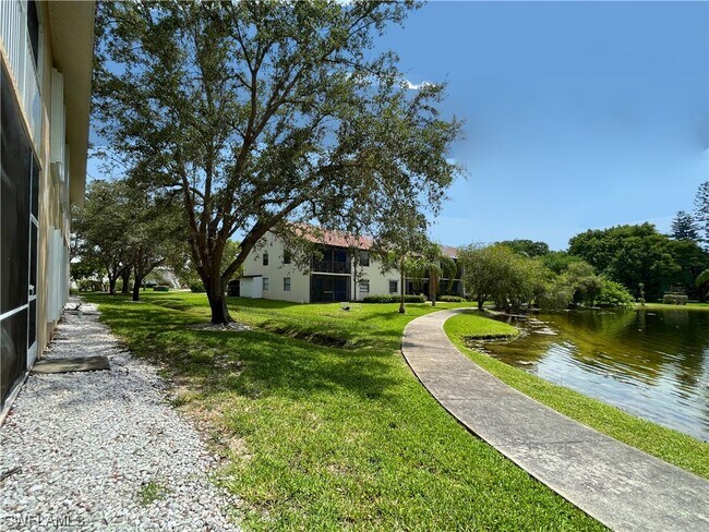 Building Photo - 179 Cypress Way E