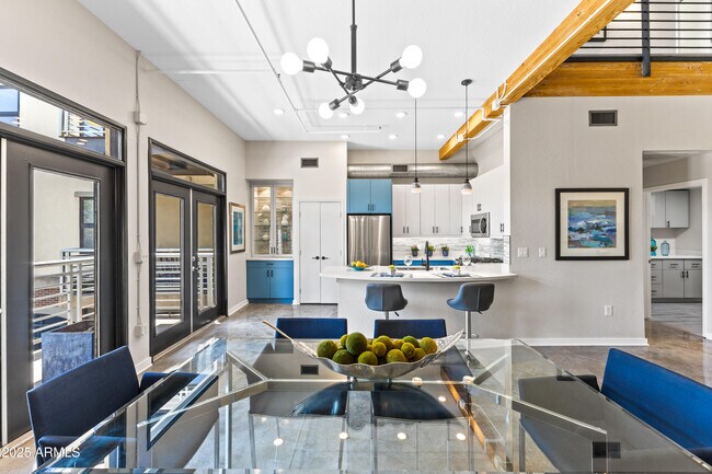 Building Photo - 914 E Osborn Rd