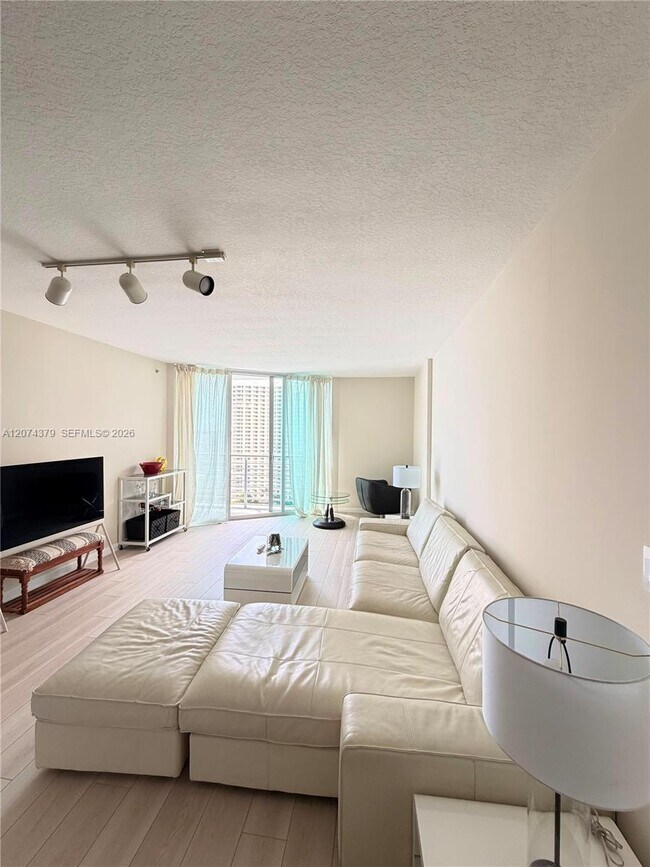 Building Photo - 335 S Biscayne Blvd