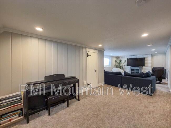 Building Photo - 76 W 1300 S