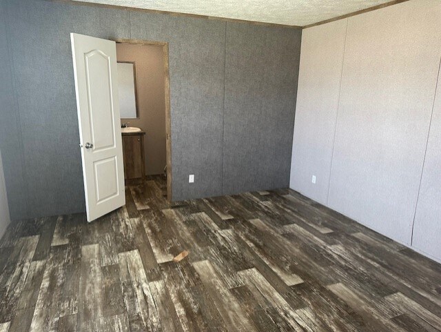 Building Photo - 16496 Dunhill Ln