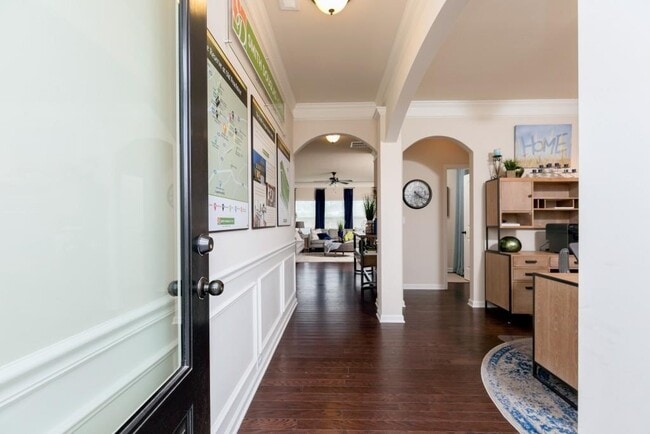 Building Photo - 1856 Hanover W Dr