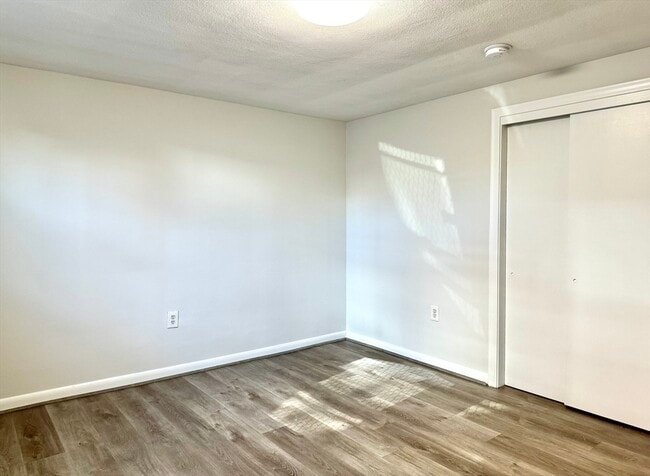 Building Photo - 206 High St