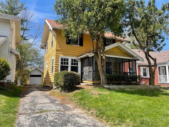Primary Photo - 4335 Belmar Ave