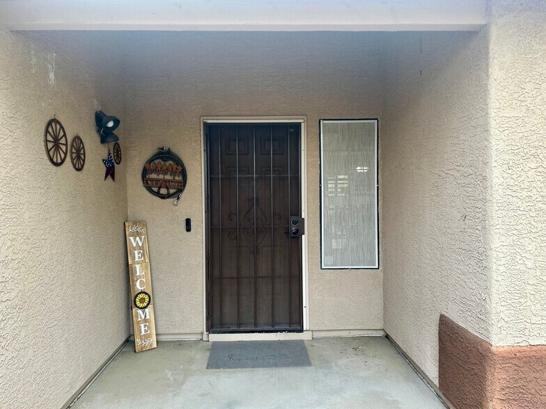 Building Photo - 8527 N Spring Creek Dr