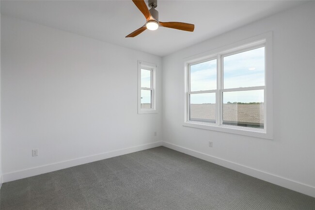 Building Photo - 4703 Unity Cir