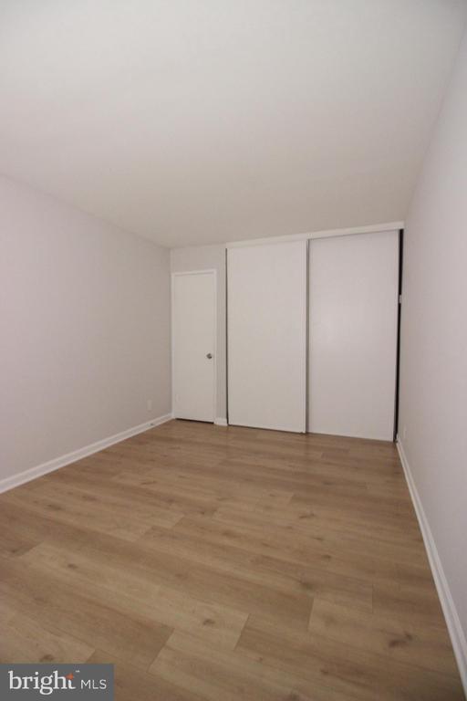 Building Photo - 2432 Glengyle Dr