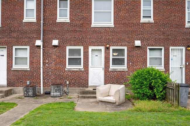 Building Photo - 1783 Algonquin Pkwy