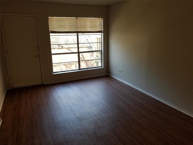 Building Photo - 6032 Westridge Ln