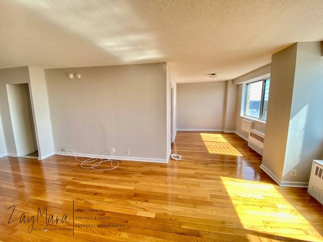 Building Photo - 40 E Sidney Ave