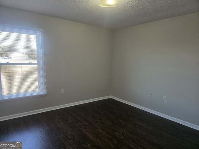 Building Photo - 230 Lanier Dr