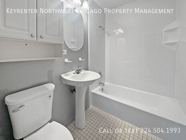 Building Photo - 1902-1904 N Seminary Ave-1904-204