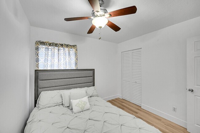 Building Photo - 9503 Boca Cove Cir