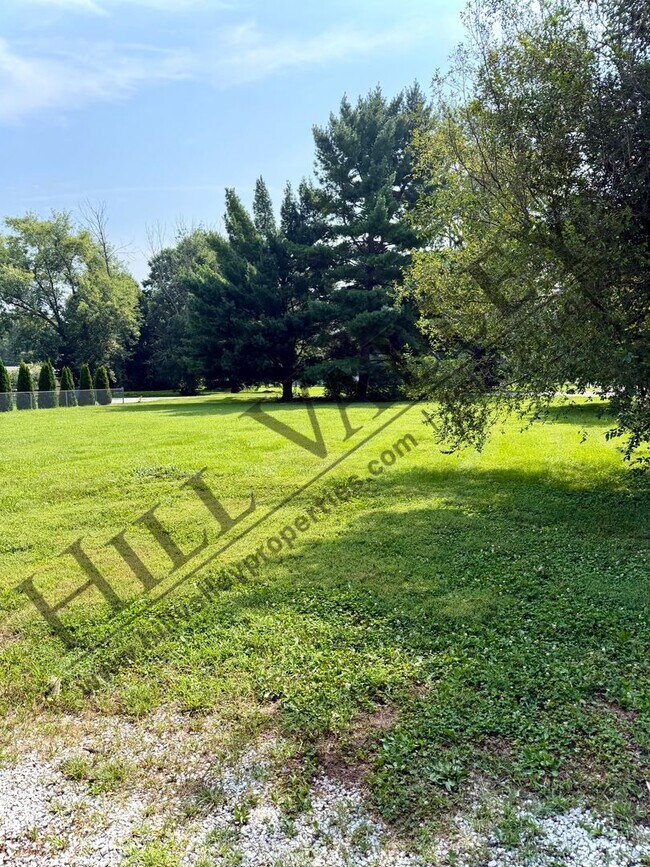 Building Photo - Two Bedroom Home - South