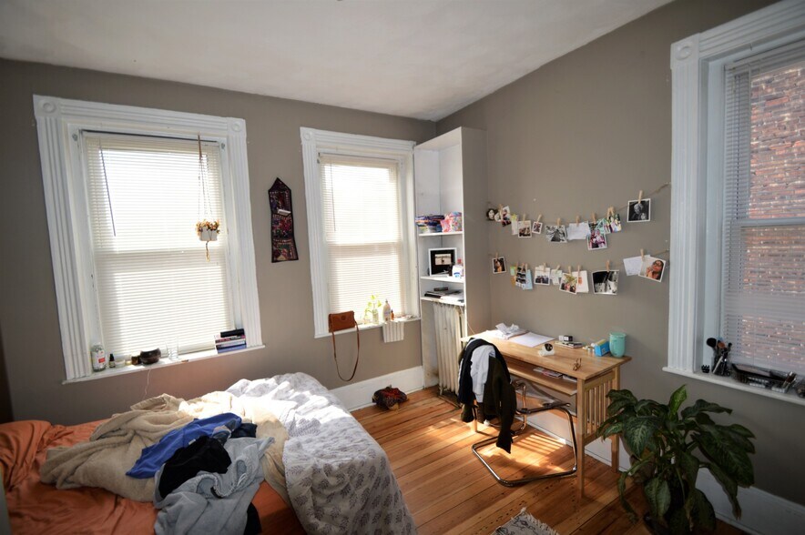 Building Photo - 83 Glenville Ave