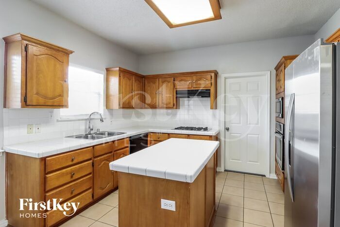 Building Photo - 205 Cedar Ridge Dr