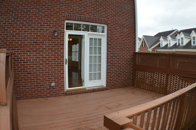 Building Photo - 114 Prestonian Pl
